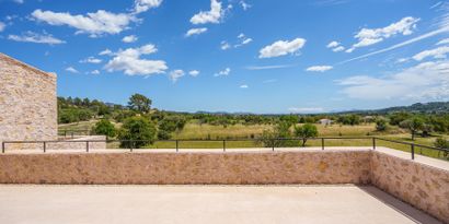 Real Estates picture 2 Ref. 82712