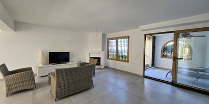 Real Estates picture 3 Ref. 82720