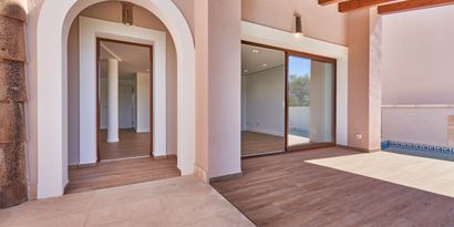 Real Estates picture 2 Ref. 82813