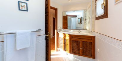 Real Estates picture 20 Ref. 82444