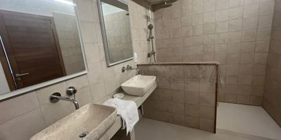 Real Estates picture 9 Ref. R28503