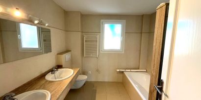 Real Estates picture 13 Ref. R28818