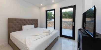 Real Estates picture 23 Ref. R28901