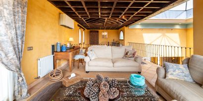 Real Estates picture 6 Ref. 82731