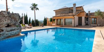 Real Estates picture 3 Ref. 82731