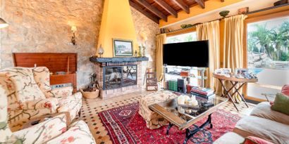 Real Estates picture 2 Ref. 82731