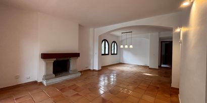 Real Estates picture 2 Ref. 82928