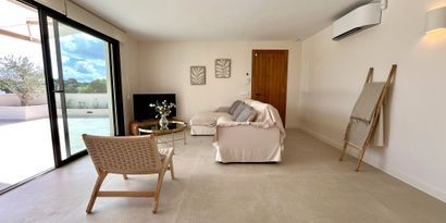 Real Estates picture 4 Ref. R28235