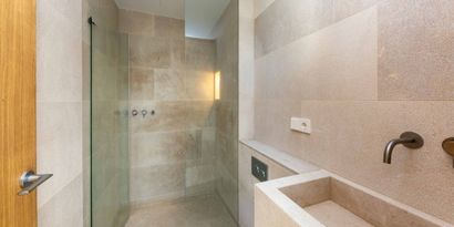 Inmobiliaria picture 21 Ref. Nº. 82204