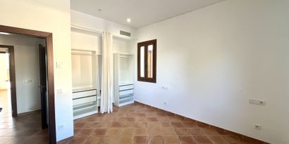 Real Estates picture 11 Ref. R28916