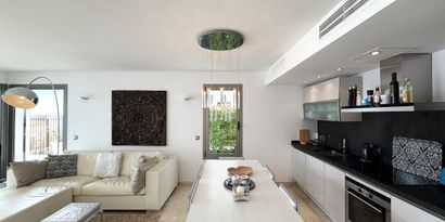 Real Estates picture 1 Ref. 82810