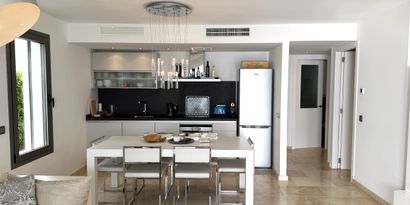 Real Estates picture 3 Ref. 82810