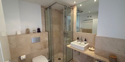 Real Estates picture 11 Ref. 82810