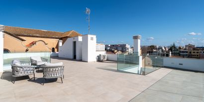 Real Estates picture 2 Ref. 76044