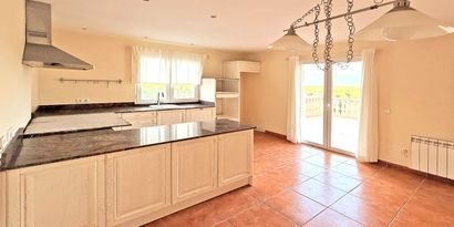 Inmobiliaria picture 3 Ref. Nº. 83041