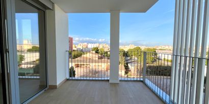 Real Estates picture 3 Ref. 83095