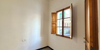 Real Estates picture 3 Ref. 83080