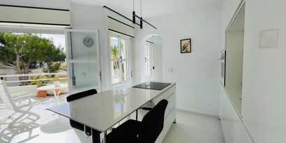 Real Estates picture 3 Ref. 83224