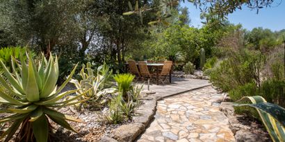 Real Estates picture 3 Ref. 76470