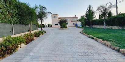 Real Estates picture 1 Ref. 83049