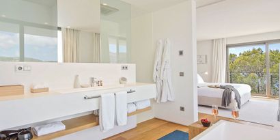 Real Estates picture 16 Ref. R29381