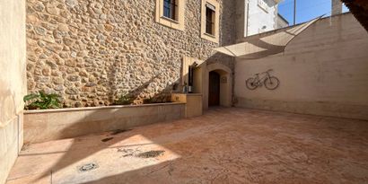 Real Estates picture 2 Ref. R29376