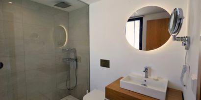 Real Estates picture 9 Ref. 83377