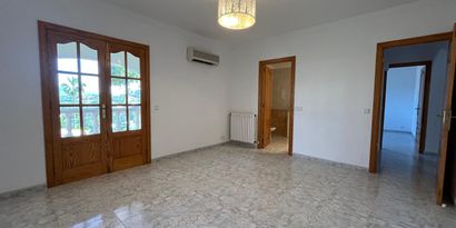 Real Estates picture 16 Ref. R29286