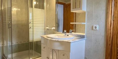 Real Estates picture 12 Ref. R29286