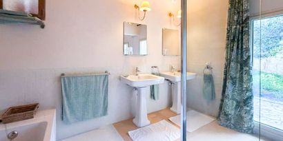 Real Estates picture 10 Ref. R29361