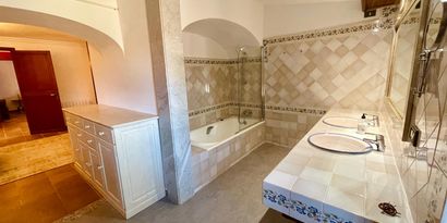 Real Estates picture 26 Ref. R29360