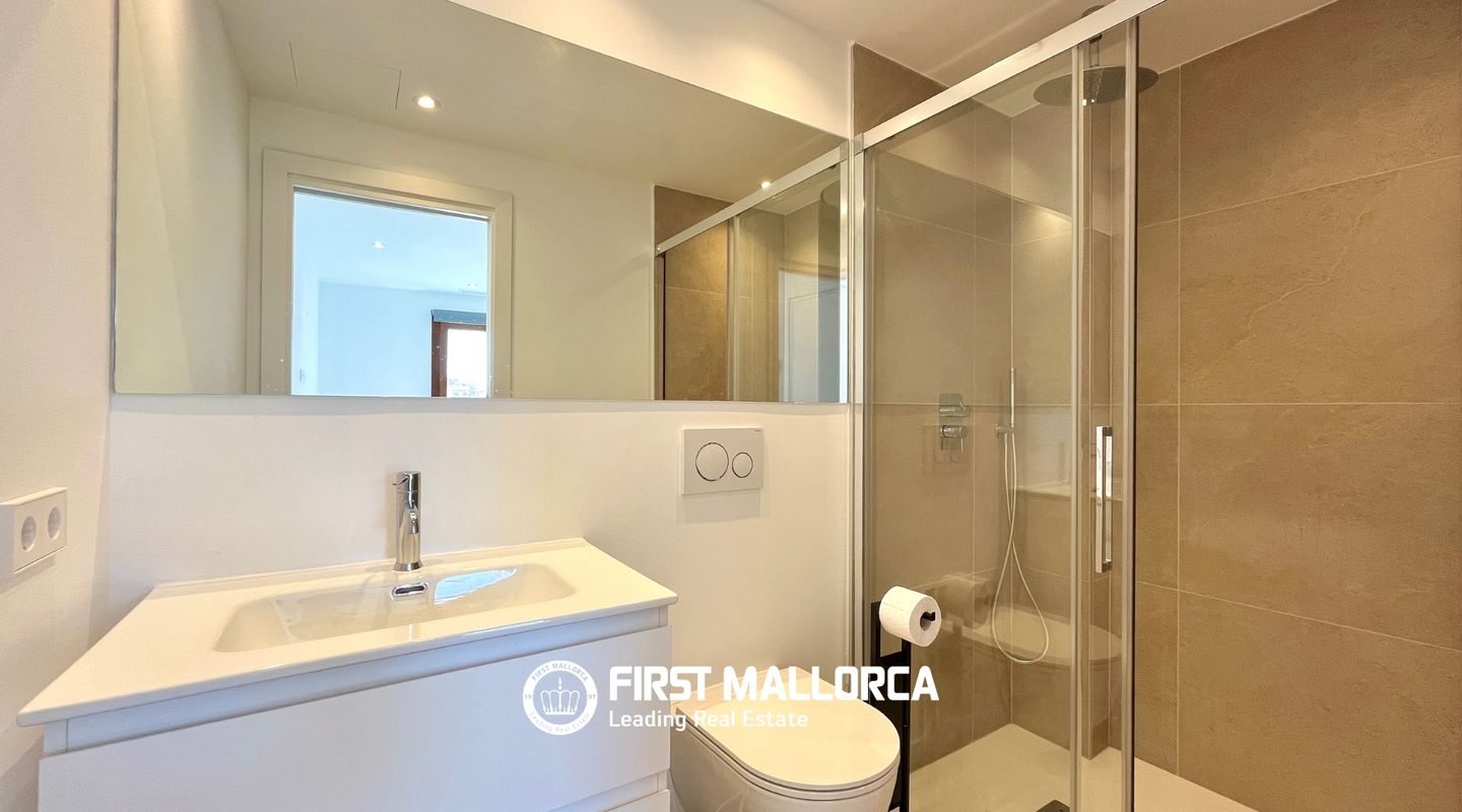 Bright and Elegantly Furnished Penthouse in the Heart of Santa Catalina – photo 49