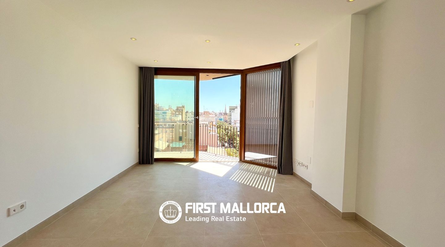 Bright and Elegantly Furnished Penthouse in the Heart of Santa Catalina – photo 37