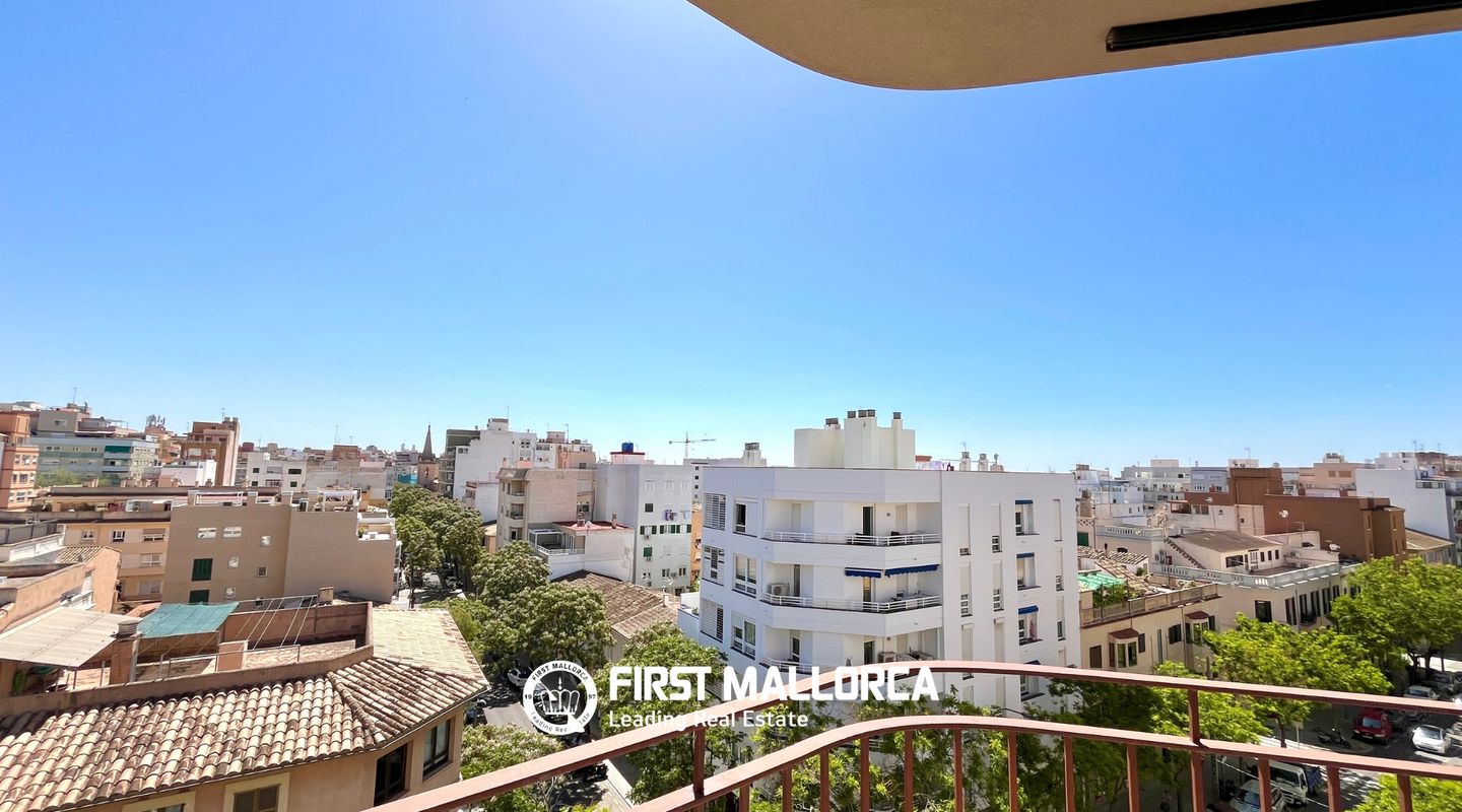 Bright and Elegantly Furnished Penthouse in the Heart of Santa Catalina – photo 40
