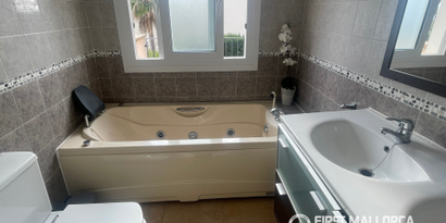 Real Estates picture 10 Ref. R29624