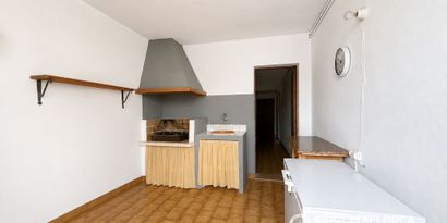 Real Estates picture 25 Ref. R30337