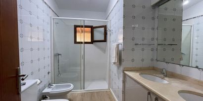 Real Estates picture 10 Ref. R30422