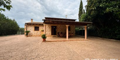 Inmobiliaria picture 0 Ref. Nº. R30483