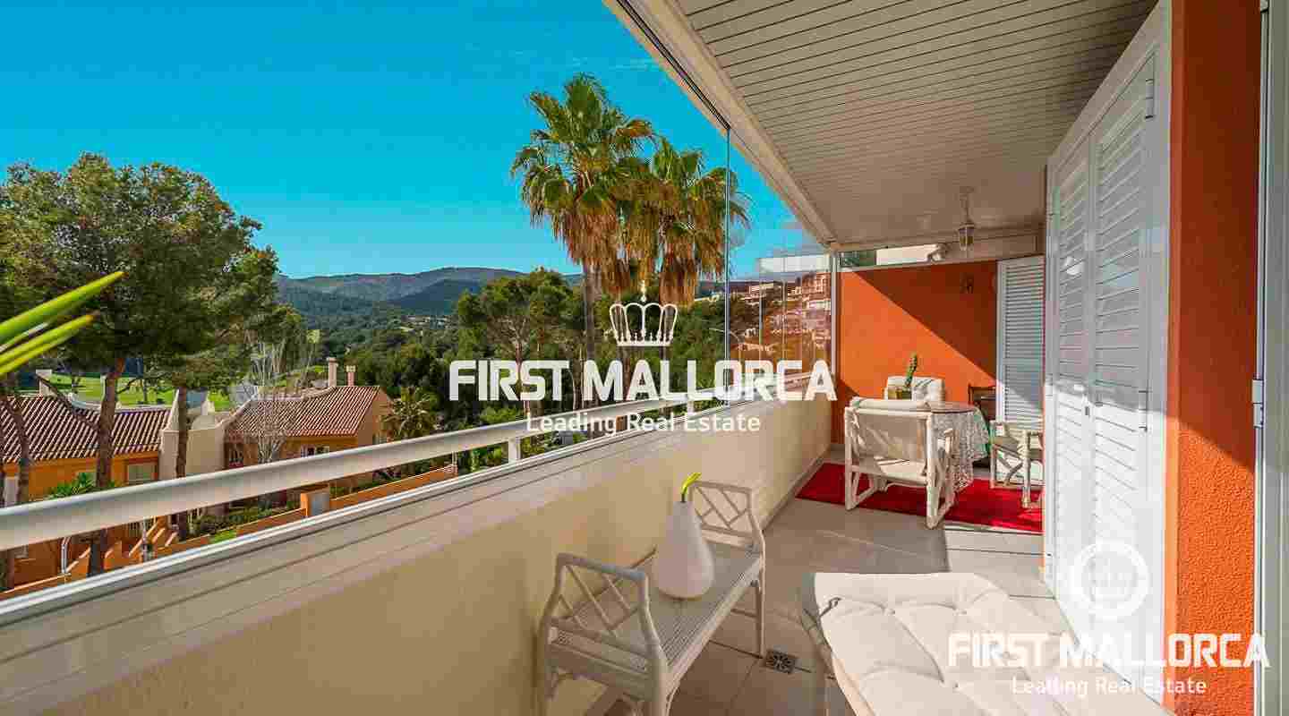 Attraktives Apartment mit offenem Blick auf den Royal Bendinat Golfplatz