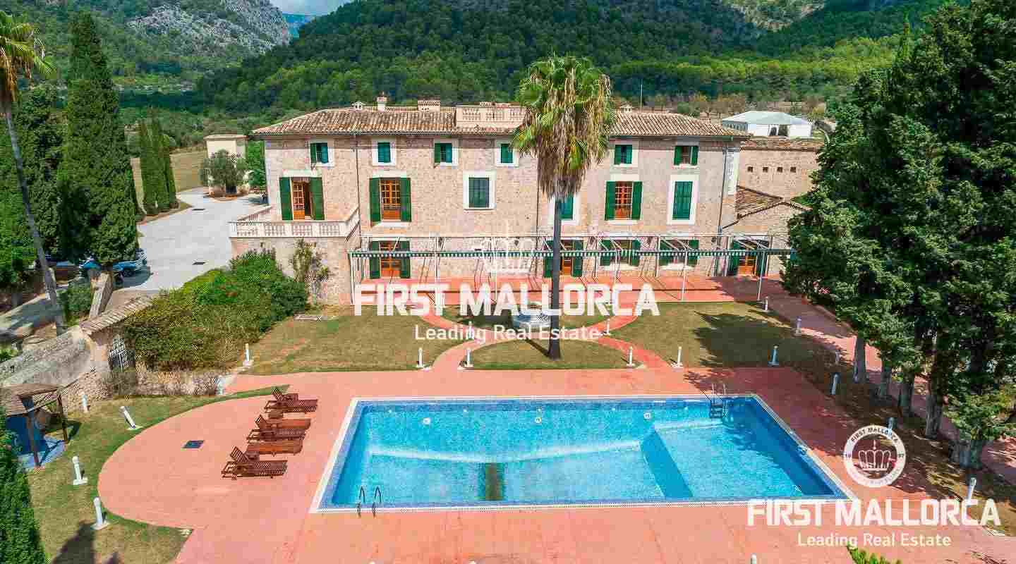 Einzigartiges Anwesen mit 84 Schlafzimmern, Pool und Park bei Valldemossa
