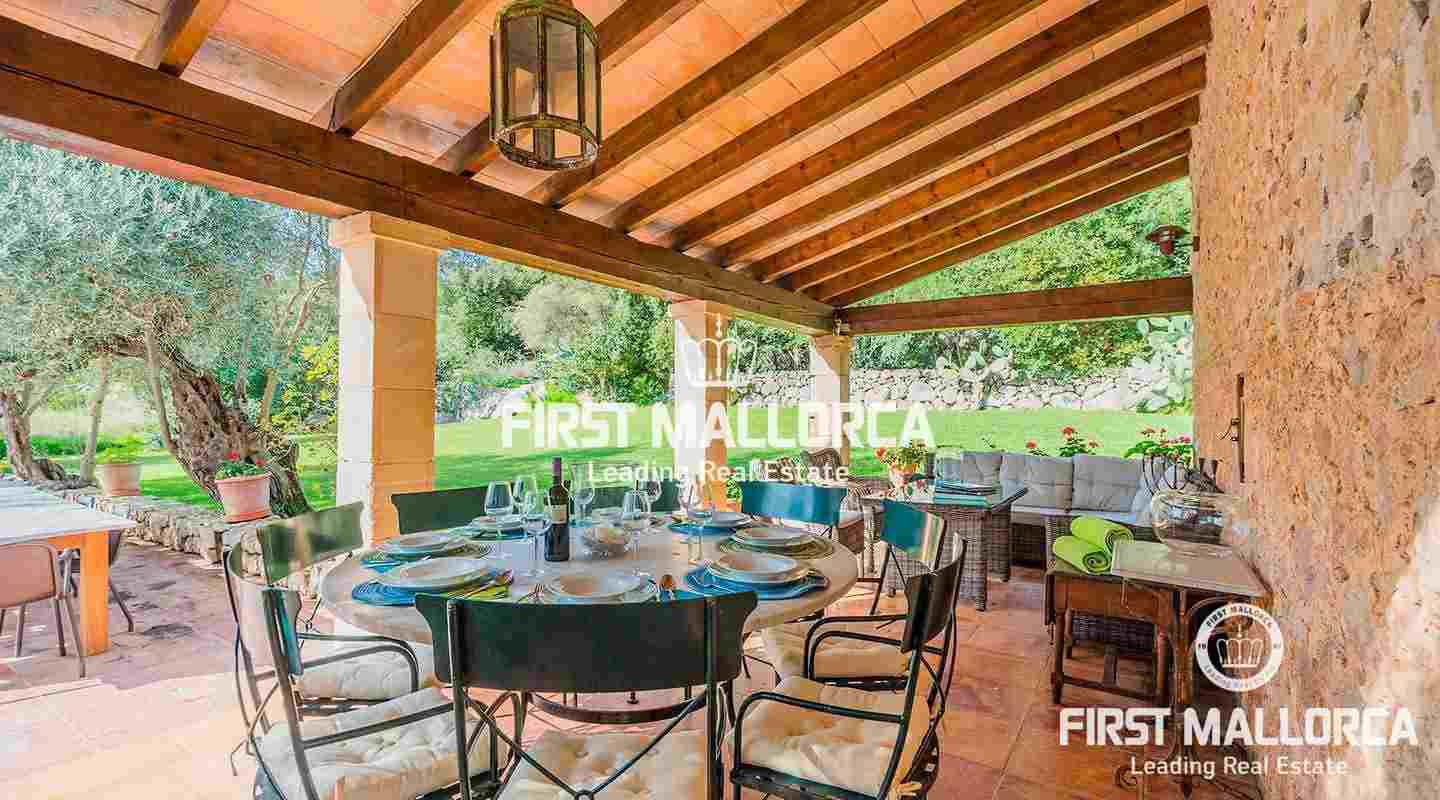 Rustikale Finca mit 3 Gästehäusern nahe Cala San Vicente