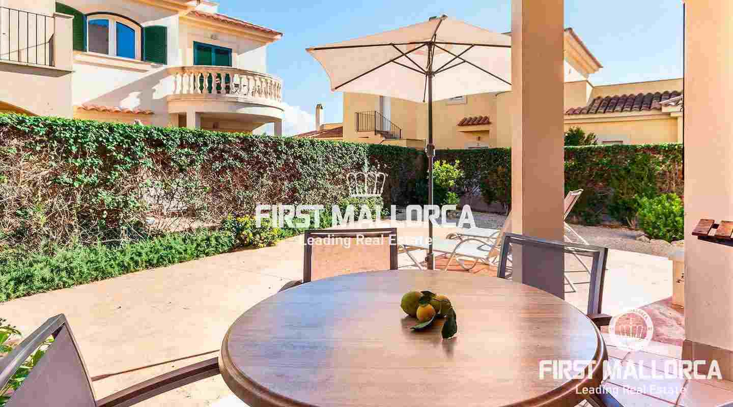 Schönes Reihenhaus in der Nähe des traumhaften Strandes Es Trenc