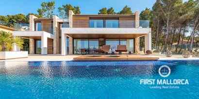 Frontline Villa Mallorca For Sale Villas In First Class Location